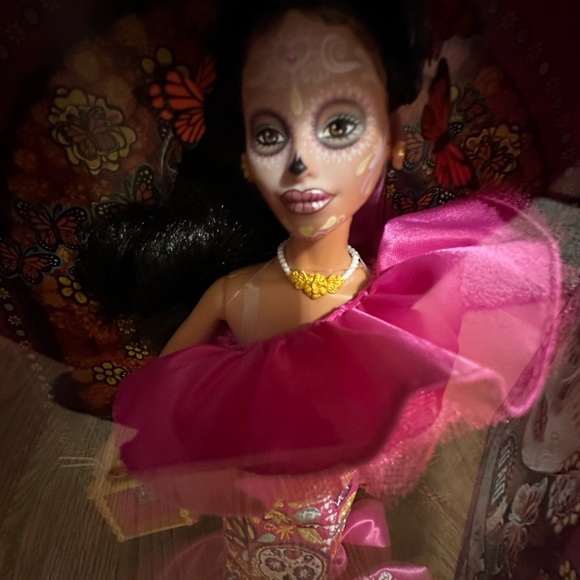 BNWT BARBIE  SIGNATURE 2023 DIA DE MUERTOS - Picture 8 of 9